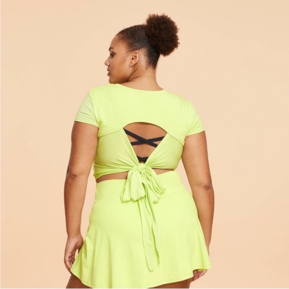 Blogilates Reversible Bow Back Tee - Picture 2 of 7